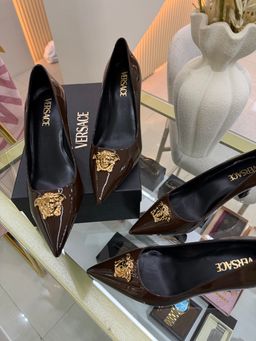 Saltos la medusa Versace - castanhos envernizados 