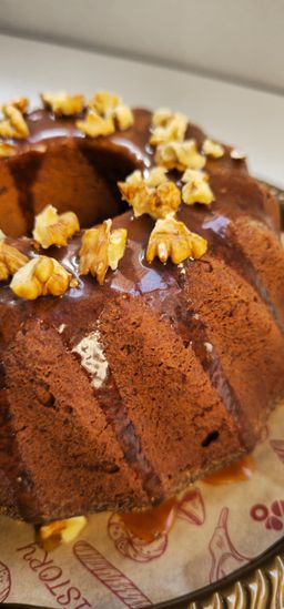 Majdool Cake with Caramel Sauce