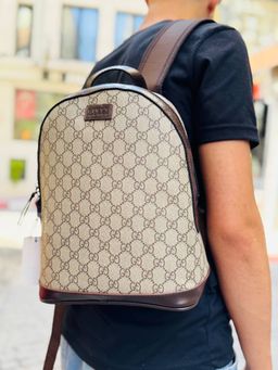 תיק גב אופנתי לגבר – עיצוב ספורטיבי עם רצועת כתף מתכווננת 