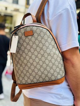 תיק גב אופנתי לגבר – עיצוב ספורטיבי עם רצועת כתף מתכווננת 