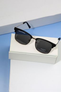 משקפי שמש לגבר – עיצוב יוקרתי עם מסגרת מתכת