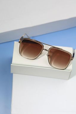 משקפי שמש לגבר – עיצוב יוקרתי עם מסגרת מתכת