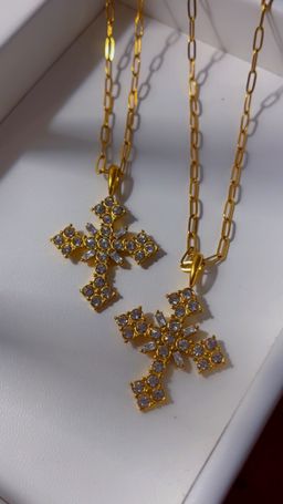 Diamond pendant Cross Necklace 
