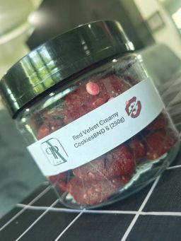 Red Velvet Creamy Cookies