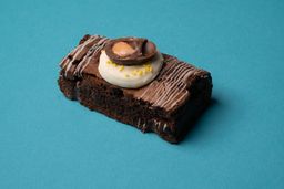 Creme Egg Buttercream Topped Brownie (12)