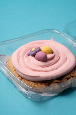 Mini Egg Buttercream Cookie (Sold in a minimum of six)
