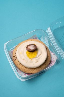 Creme Egg Cookie (Sold in a minimum of six)