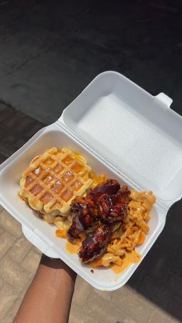 Waffle burger+Regular Fries +Four Wings