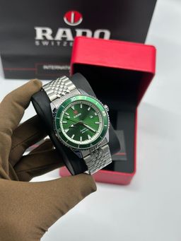 רד,ו - סמל סטטוס בעולם היוקרה | איכות גבוהה 