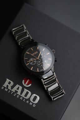 רד,ו - סמל סטטוס בעולם היוקרה | איכות גבוהה