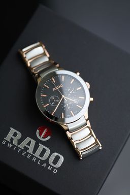 רד,ו - סמל סטטוס בעולם היוקרה | איכות גבוהה