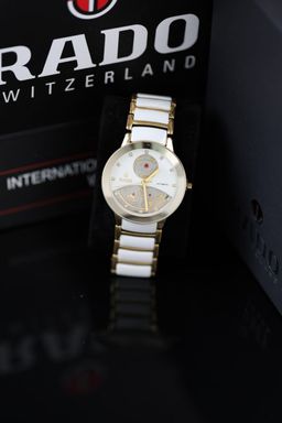 רד,ו - סמל סטטוס בעולם היוקרה | איכות גבוהה 