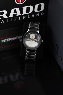 רד,ו - סמל סטטוס בעולם היוקרה | איכות גבוהה 