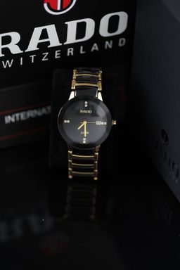 רד,ו - סמל סטטוס בעולם היוקרה | איכות גבוהה 