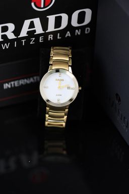 רד,ו - סמל סטטוס בעולם היוקרה | איכות גבוהה 