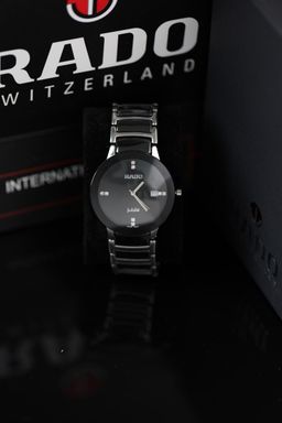 רד,ו - סמל סטטוס בעולם היוקרה | איכות גבוהה 