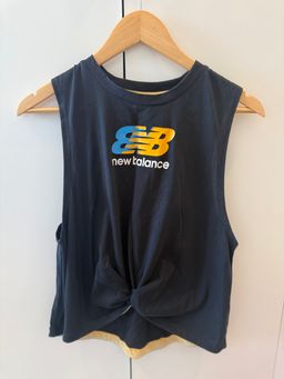 Camisilla NB con nudo 