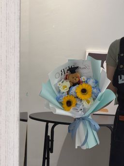 (GB042) Graduation Bear Soap Flower Bouquet  