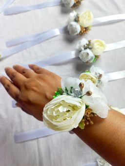 🌹 Rosepeony Wrist Corsage 