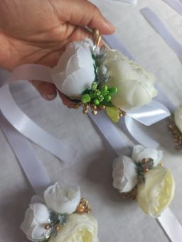 🌹 Rosepeony Wrist Corsage 
