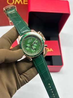 אומג,ה יוקרתי – סמל סטטוס בעולם היוקרה | איכות גבוהה  