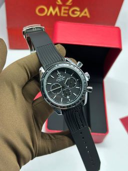 אומג,ה יוקרתי – סמל סטטוס בעולם היוקרה | איכות גבוהה   