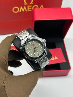 אומג,ה יוקרתי – סמל סטטוס בעולם היוקרה | איכות גבוהה 