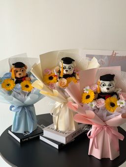 (GB001) Graduation Big Bear Mixed Flower Bouquet