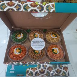 Paket Lebaran MONACO  Kacang