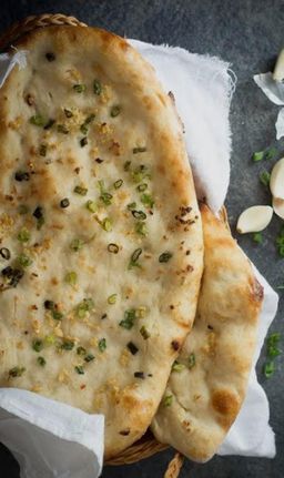 Garlic naan