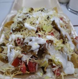 GRILLED CHICKEN NACHOS