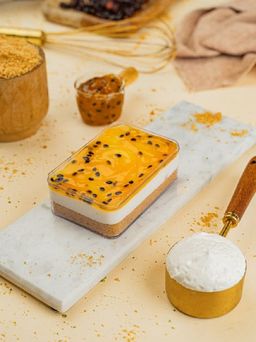 Mango & passion fruit Cheese cake (  good for 6 person )  