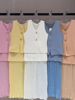 Conjunto de Hilo Frio con Falda Plisada