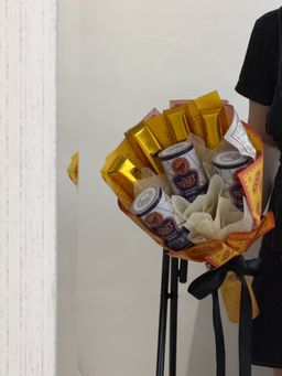 清明啤酒香烟花束  