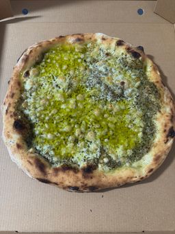 פיצה פסטו עדינה