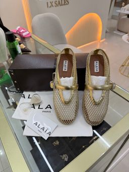 Sabrinas Alaia - metallic gold 