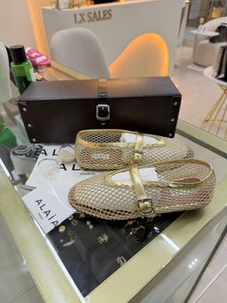 Sabrinas Alaia - metallic gold 