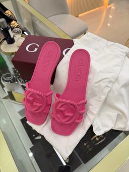 Chinelos Gucci rubber 