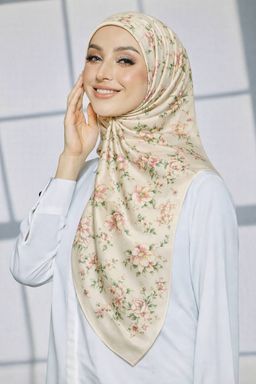 Rustique Lily in Light Tan