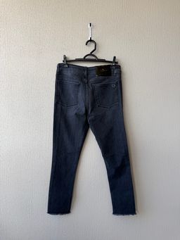 Jean Vitamina Gris Desgastado