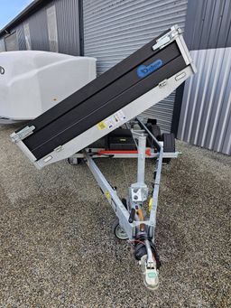 Remolque volquete Debon Tribenne PW3.3 – Bomba eléctrica (Black Edition)