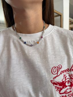 Shiny flower chocker