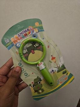 Cute magnifying glass - green