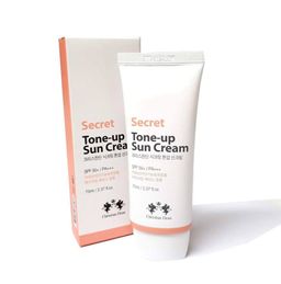 واقي شمس مفتح للبشرة سيكرت تون اب Secret Tone-Up Sun Cream SPF50