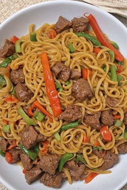 Beef stir fry noodles with Vegetables 