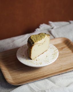 Pistachio Tofu Burnt Cheesecake - NEW✨