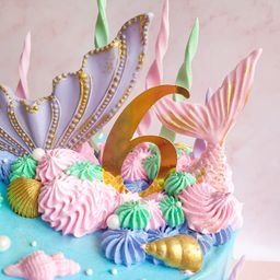 Luxe Mermaid Seashell Cake