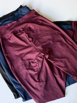 Leggings Flare Contour — Talla M