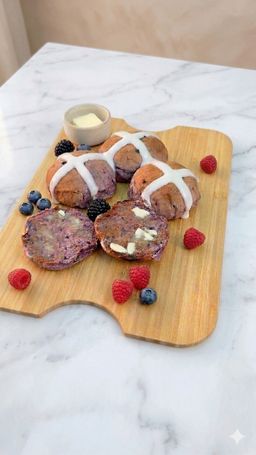 Mixed Berry Hot cross buns 4 pieces