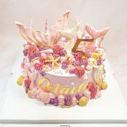 Luxe Mermaid Seashell Cake